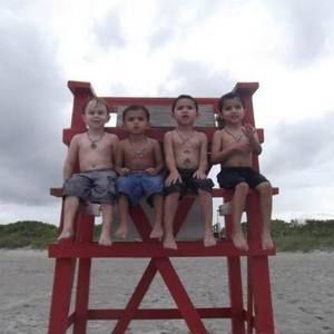 Meet your Posher, Elizabeth